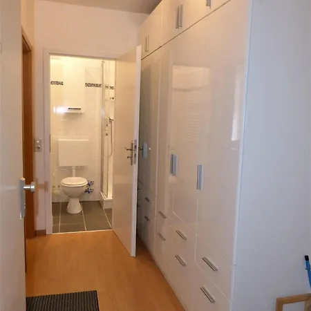 - Haus H, App 0h0208 *